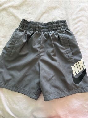 Nike Boys Gray Logo Athletic Shorts/trunks